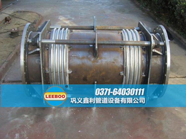 未噴漆的大拉桿橫向波紋<a href=http://www.112327.cn target=_blank class=infotextkey>補(bǔ)償器</a>