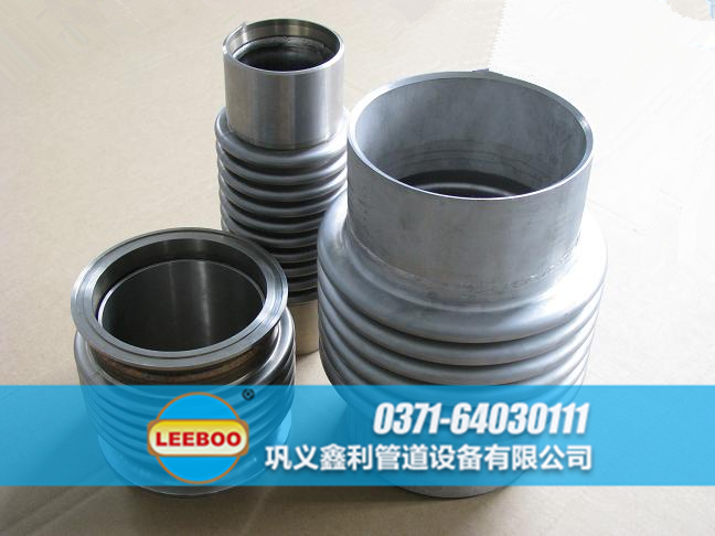 湖南省邵陽市新寧縣溝槽式<a href=http://www.112327.cn target=_blank class=infotextkey>補償器</a> /></p>鑫利管道是專業(yè)開發(fā)、研制和生產波紋<a href=http://www.112327.cn target=_blank class=infotextkey>補償器</a>廠家，該產品具有尺寸準備、結構緊湊、安裝可靠、耐腐蝕、便于安裝、壽命長等優(yōu)點，廣泛應用于航天、發(fā)電、石化和城市供熱等行業(yè)的各類管道和設備，并在全國多個工程上得到應用。以其優(yōu)良的品質，深受國內外用戶的贊譽和好評。<br />     鑫利管道生產的湖南省邵陽市新寧縣波紋<a href=http://www.112327.cn target=_blank class=infotextkey>補償器</a>由構成其工作主體的波紋管（一種彈性元件）和端管、支架、法蘭、導管等附件組成。主要用在各種管道中，它能夠補償管道的熱位移，機械變形和吸收各種機械振動，起到降低管道變形應力和提高管道使用壽命的作用。波紋<a href=http://www.112327.cn target=_blank class=infotextkey>補償器</a>連接方式分為法蘭連接和焊接兩種。波紋<a href=http://www.112327.cn target=_blank class=infotextkey>補償器</a>屬于一種補償元件，利用其工作主體波紋管的有效伸縮變形，以吸收管線、導管、容器等由熱脹冷縮等原因而產生的尺寸變化，或補償管線、導管、容器等的軸向、橫向和角向位移。也可用于降噪減振。在現(xiàn)代工業(yè)中用途廣泛。<br />     波紋<a href=http://www.112327.cn target=_blank class=infotextkey>補償器</a>的可靠性是由設計、制造、安裝及運行管理等多個環(huán)節(jié)構成的?？煽啃砸矐搹倪@幾個方面進行考慮。材料選擇對用于供熱管網的波紋<a href=http://www.112327.cn target=_blank class=infotextkey>補償器</a>選材，除應考慮工作介質、工作溫度和外部環(huán)境外，還應考慮應力腐蝕的可能性、水處理劑和管道清洗劑對材料的影響等，并在此基礎上結合波紋<a href=http://www.112327.cn target=_blank class=infotextkey>補償器</a>材料的焊接、成型以及材料的性能價格比，優(yōu)選出經濟實用的波紋管制作材料。<br />     一般情況下，選用湖南省邵陽市新寧縣波紋<a href=http://www.112327.cn target=_blank class=infotextkey>補償器</a>的材料應滿足下列條件：<br />（1）高彈性極限、抗拉強度和疲勞強度，保證其正常工作。<br />（2）良好的塑性，便于波紋<a href=http://www.112327.cn target=_blank class=infotextkey>補償器</a>加工成形，且能通過隨后的處理工藝（冷作硬化、熱處理等）獲得足夠的硬度和強度。<br />（3）較好的耐腐蝕性能，滿足在不同環(huán)境下工作要求。<br />（4）良好的焊接性能，滿足在制作過程中的焊接工藝要求。<br />    對于地溝敷設的熱力管網，當波紋<a href=http://www.112327.cn target=_blank class=infotextkey>補償器</a>所處管道地勢較低時，雨水或事故性污水會浸泡波紋管，應考慮選用耐蝕性更強的材料，如鐵鎳合金、高鎳合金等。由于此類材料價格較高，在制造波波紋<a href=http://www.112327.cn target=_blank class=infotextkey>補償器</a>時，可以考慮僅在與腐蝕性介質接觸的表面增加一層耐蝕合金。疲勞壽命設計由波紋<a href=http://www.112327.cn target=_blank class=infotextkey>補償器</a>的失效類型及原因分析可以看出，該產品的平面穩(wěn)定性、周向穩(wěn)定性及耐腐蝕性能均與其位移量即疲勞壽命相關。過低的疲勞壽命將會導致其穩(wěn)定性及耐蝕性能下降。<br />    鑫利管道波紋<a href=http://www.112327.cn target=_blank class=infotextkey>補償器</a>設計合理、性能優(yōu)良，在業(yè)界擁有良好的口碑。另外公司長期從事波紋<a href=http://www.112327.cn target=_blank class=infotextkey>補償器</a>批發(fā)與零售，歡迎新老用戶前來選購！國內波紋<a href=http://www.112327.cn target=_blank class=infotextkey>補償器</a>哪家好，鑫利管道是選！<p style=